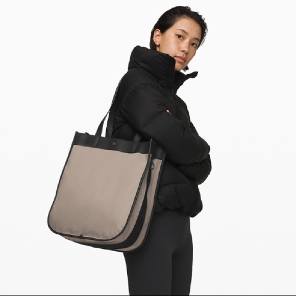 BNWT LULULEMON LOCARNO NOW AND ALWAYS TOTE